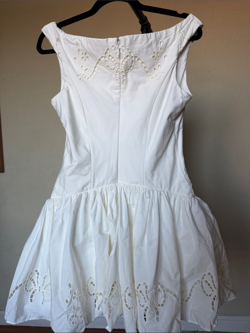 House of CB Lauren White Cotton Broderie Anglaise Boat Neck Mini Dress size M - Picture 10 of 17